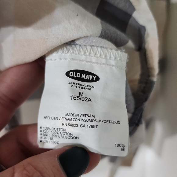 Old Navy button down plaid shirt. White, dark gray, and peach. Medium - Picture 4 of 10